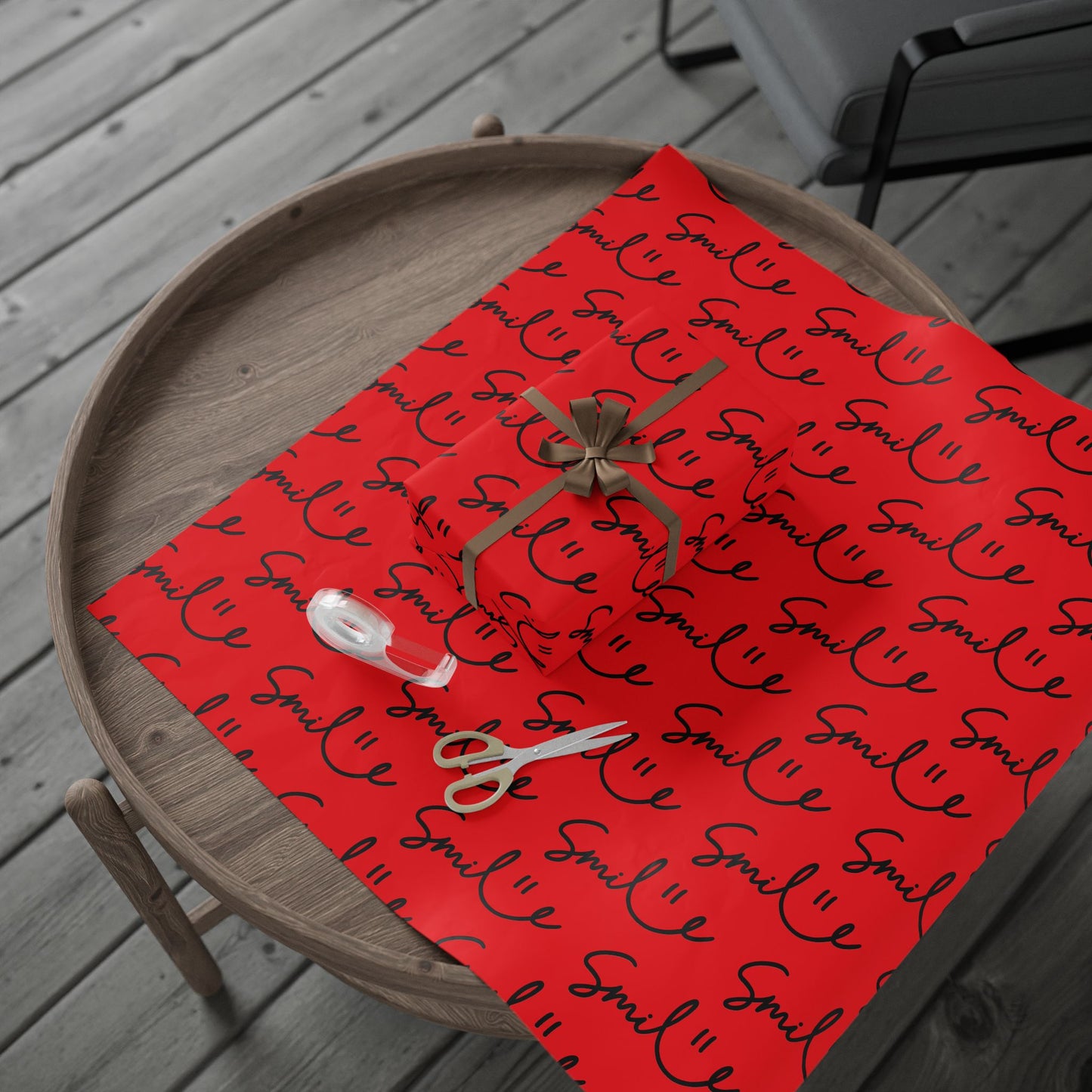 Red/Black Smile Stylish Gift Wrapping Paper for Any Occasion